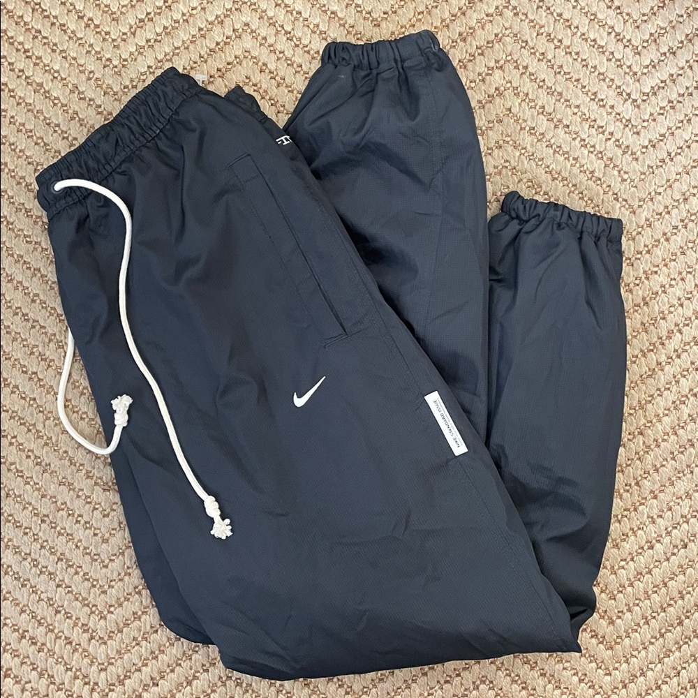 Nike - Standard Issue Therma-Fit Outdoor Jogger Pants - Black - M